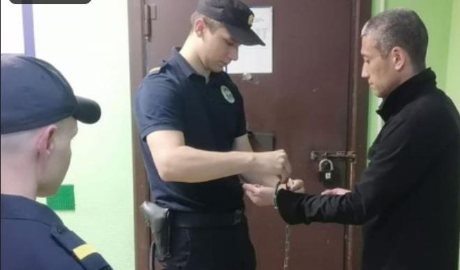 Рязанские полицейские депортировали из России 4 мигрантов-нарушителей