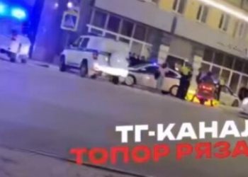 Ночью 29 июня в центре Рязани запечатлели скопление полицейских машин