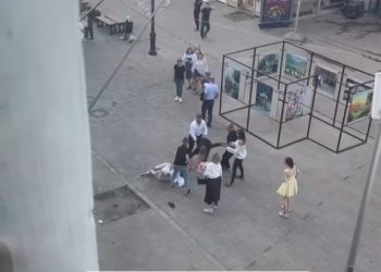 В центре Рязани подрались девушки