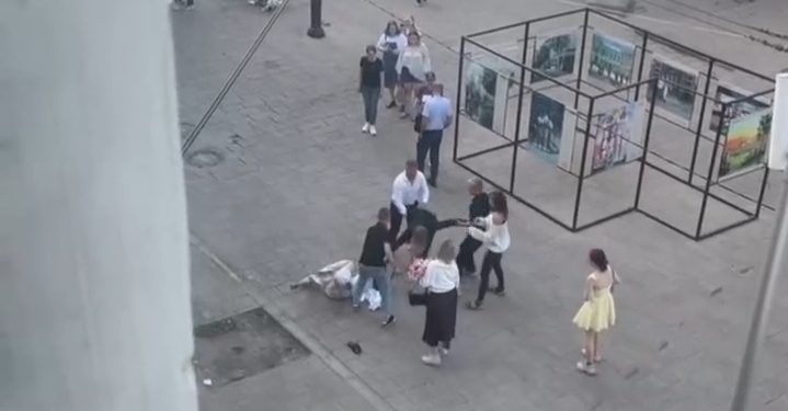 В центре Рязани подрались девушки