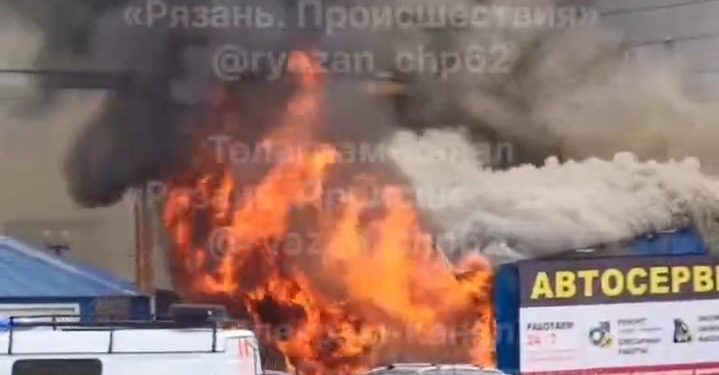 В рязанском МЧС поделились подробностями крупного пожара у Полсинаута