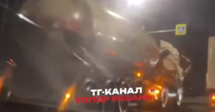 Под Рязанью столкнулись две фуры