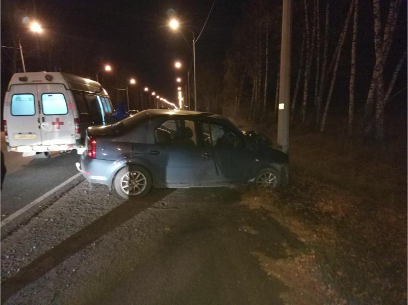 В Рязани нетрезвый водитель на «Renault Logan» врезался в столб
