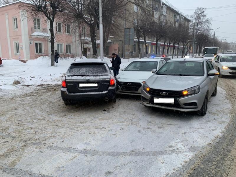 В ДТП на улице Дзержинского пострадали водитель и 8-летний ребенок