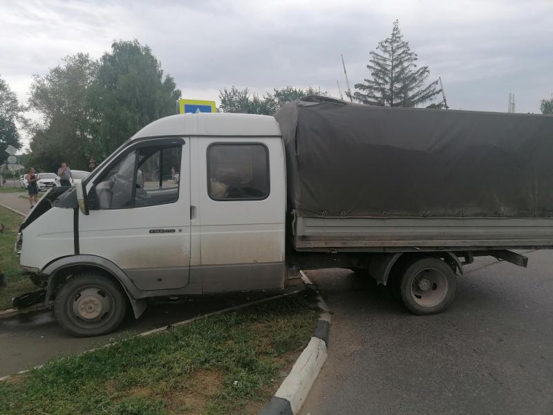 Полицейские рассказали подробности о столкновении "ГАЗели" и "Renault" в Сасове