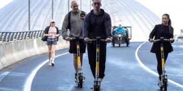 Власти планируют резко увеличить штрафы за езду на электросамокате