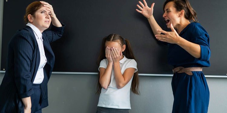 В российских школах будут бороться с буллингом по инструкции