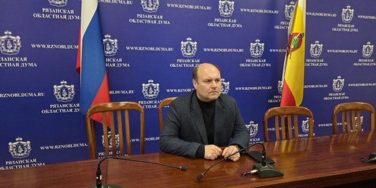 «Программа Победы» КПРФ: депутат Денис Сидоров добивается строительства детской поликлиники в Туме