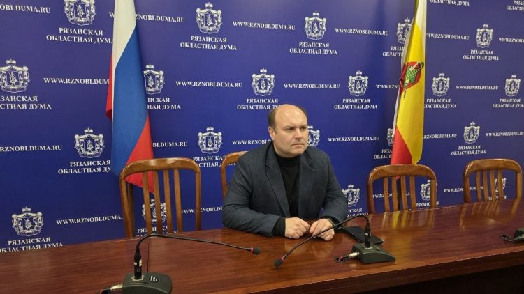 «Программа Победы» КПРФ: депутат Денис Сидоров добивается строительства детской поликлиники в Туме
