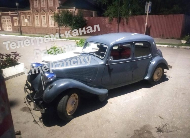 На улице Павлова в Рязани заметили Citroen 1950 года