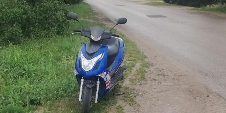 В Сараевском районе полиция остановила 37-летнюю женщину-скутериста без «прав»