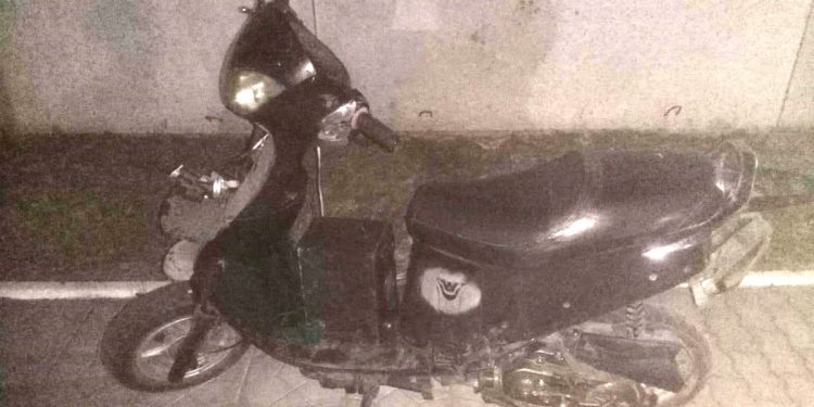 В рязанских Сараях полиция остановила 21-летнего пьяного водителя скутера без "прав" В рязанских Сараях полиция остановила 21-летнего пьяного водителя скутера без «прав»