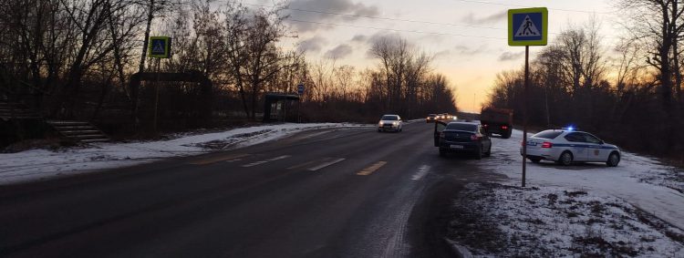 На Южном Промузле под колеса КамАЗа угодил 8-летний ребенок На Южном Промузле под колеса КамАЗа угодил 8-летний ребенок