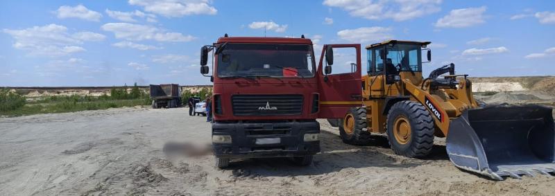 В Старожиловском районе водитель грузовика насмерть переехал 56-летнего пешехода