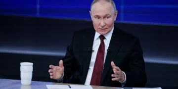 Путин назвал ситуацию в экономике сложной и заявил о восстановлении складов