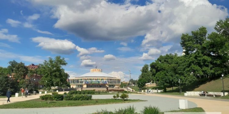Лыбедский бульвар лишился части лавочек