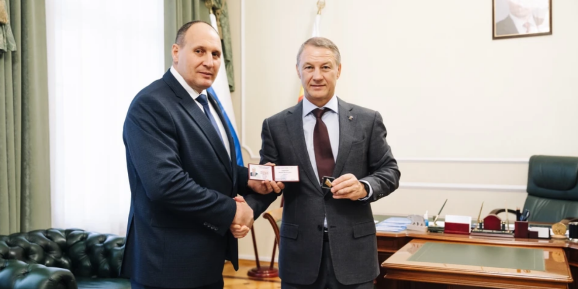 Участник СВО Михаил Давыдов сдал мандат депутата облдумы