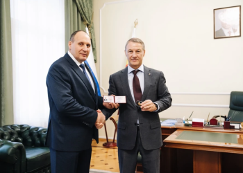 Участник СВО Михаил Давыдов сдал мандат депутата облдумы