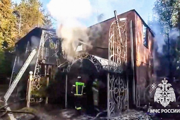 Восемь мигрантов сгорели заживо в пожаре в нелегальном хостеле