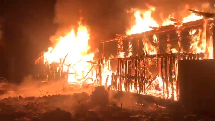 В Сети опубликовали фото с места смертельного пожара в Сасовском округе