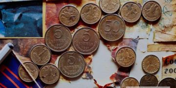 15 крупнейших банков России снизили ставки по вкладам