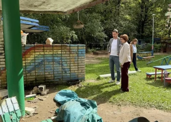 Стена детсада в Калужской области обрушилась на малышей