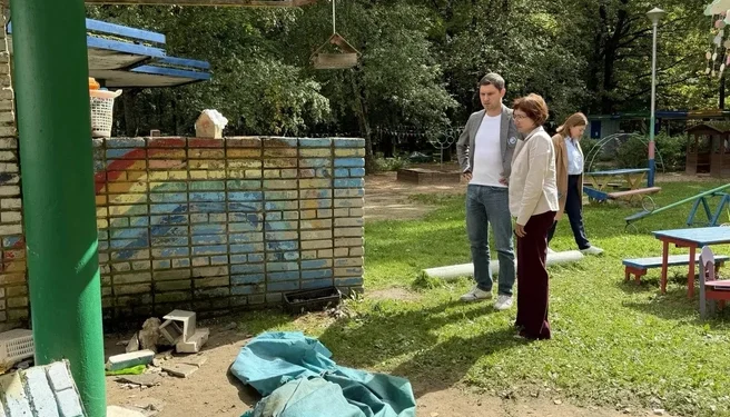 Стена детсада в Калужской области обрушилась на малышей