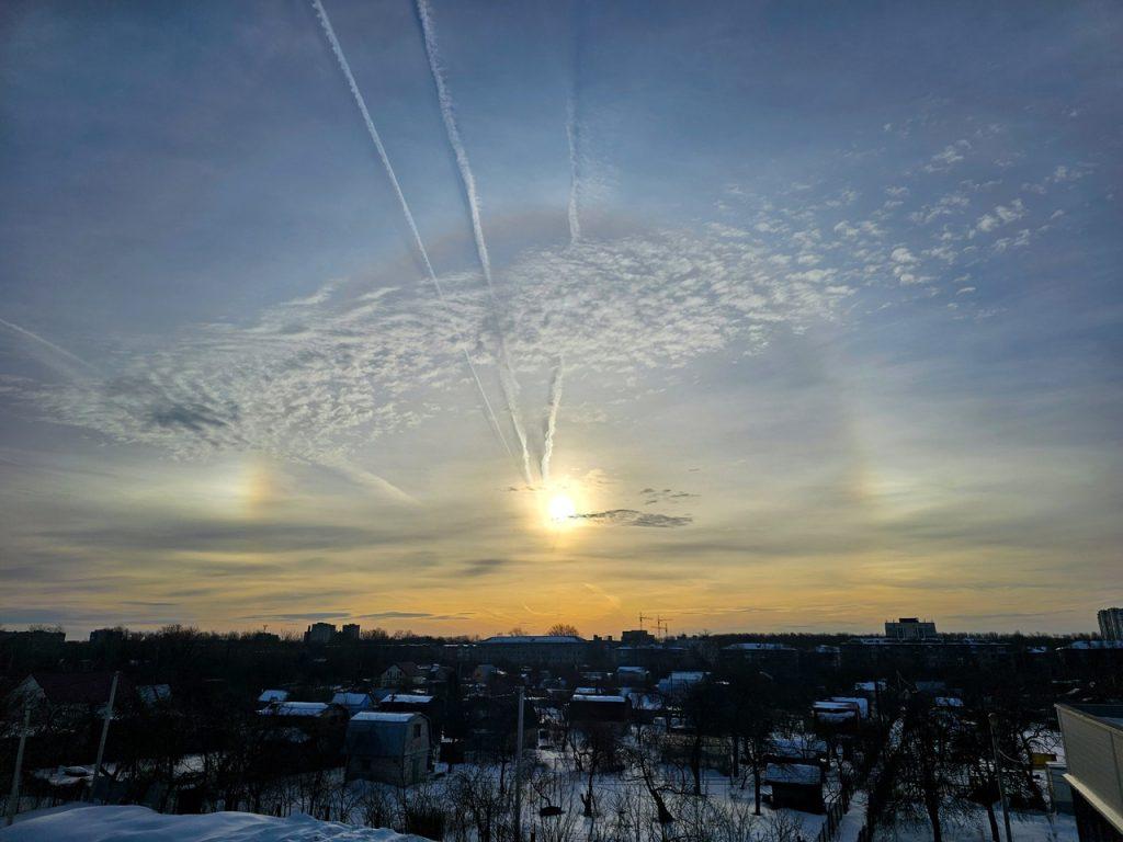 Рязанцы поделились снимками солнечного гало 29 февраля