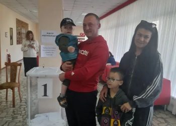 Рязанцы приходят на выборы вместе с семьями Рязанцы приходят на выборы вместе с семьями