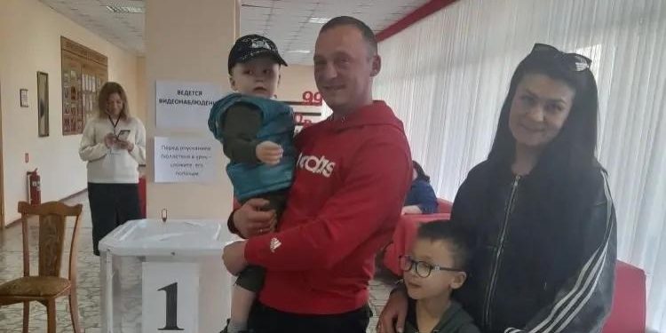 Рязанцы приходят на выборы вместе с семьями Рязанцы приходят на выборы вместе с семьями