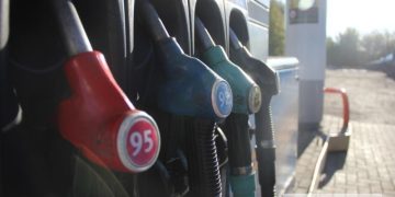 ТАСС: Россия начала импорт топлива для насыщения внутреннего рынка