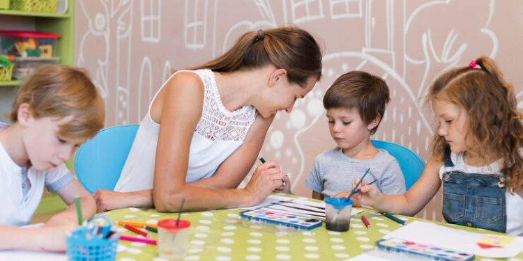 Детский сад №106 в Рязани ищет воспитателя на зарплату 25 тысяч рублей