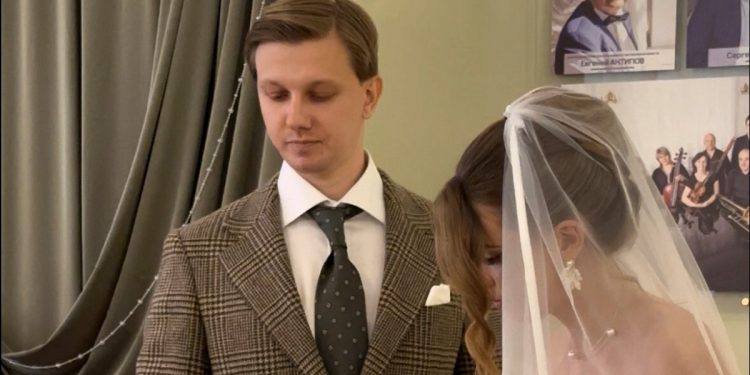 Рязанцы поженились в музыкальном театре