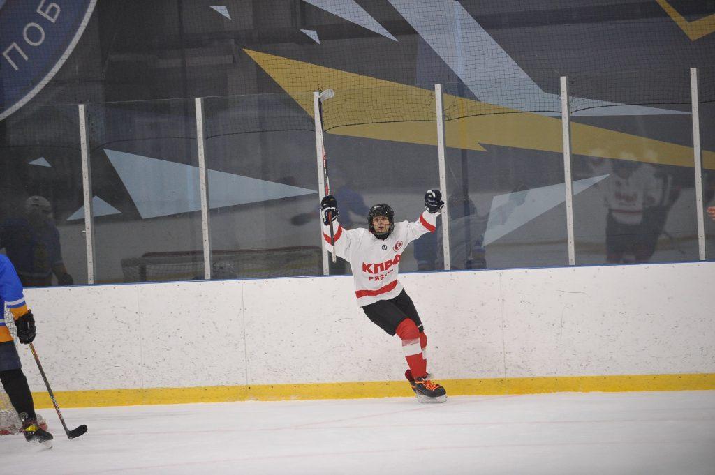 Новая победа хоккейной команды КПРФ