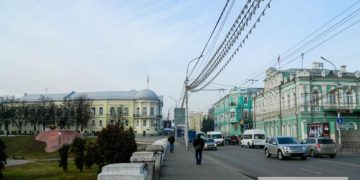 Суд постановил снести торговые павильоны у Горбольницы № 11