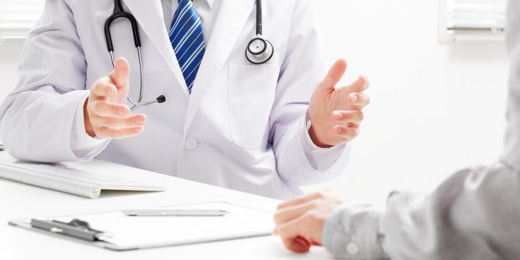 Терапевт Хухрев: боль в голени, отечность и синюшность являются симптомами тромбоза глубоких вен Терапевт Хухрев: боль в голени, отечность и синюшность являются симптомами тромбоза глубоких вен