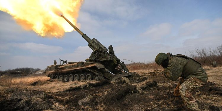 ВС России поразили украинскую нефтебазу