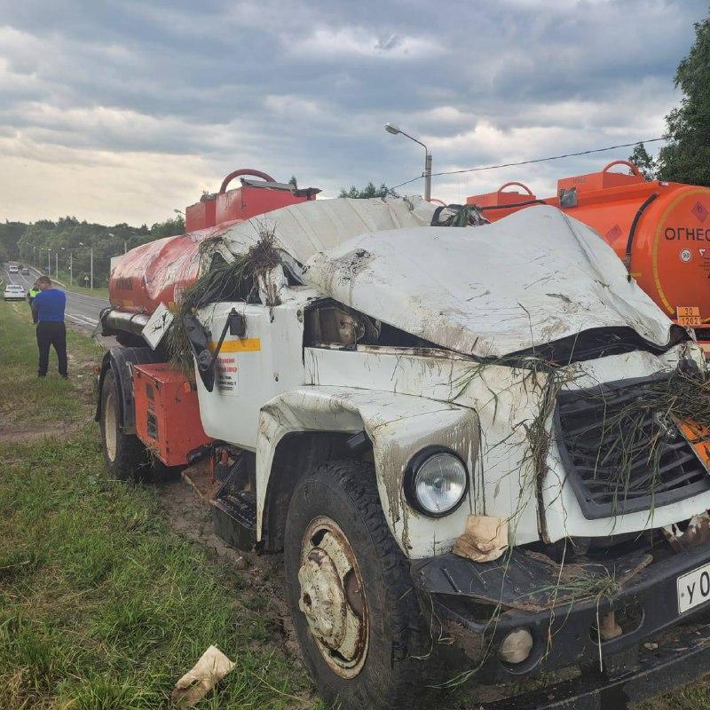 В ДТП с бензовозом в Старожиловском районе пострадали два человека