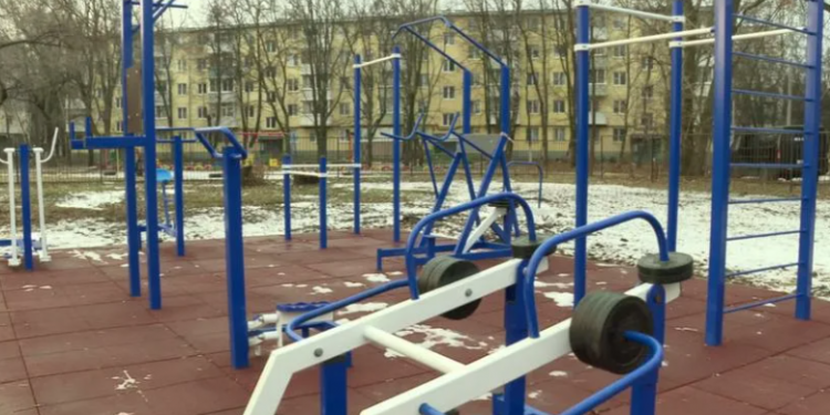 Подрядчик сорвал сроки благоустройства спортплощадки в Рязани за 3,8 миллиона рублей Подрядчик сорвал сроки благоустройства спортплощадки в Рязани за 3,8 миллиона рублей