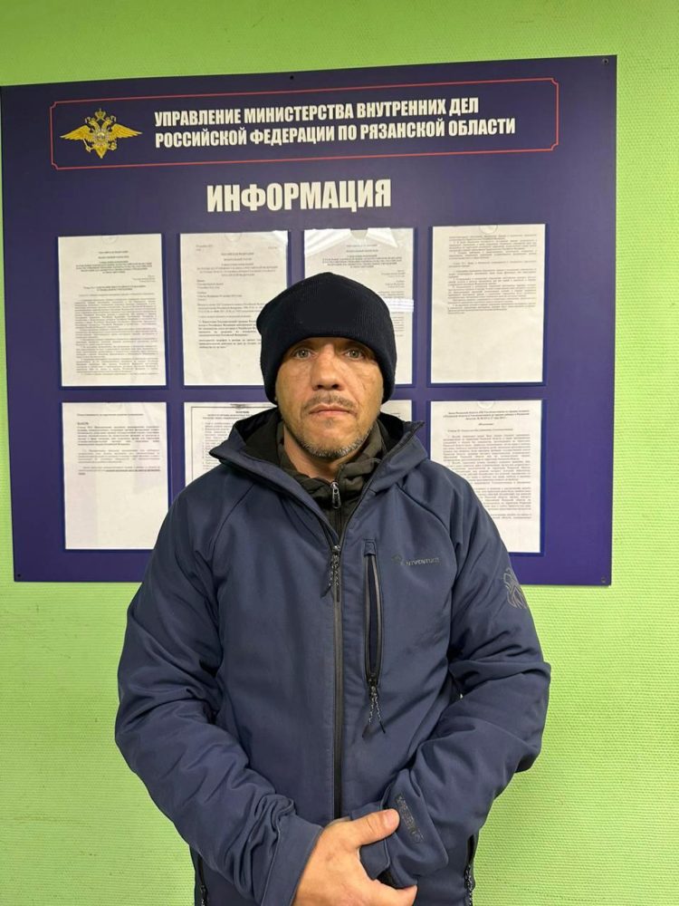 Рязанские полицейские депортировали из России 9 мигрантов-нарушителей