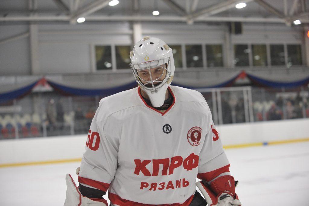 Новая победа хоккейной команды КПРФ