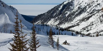Туристы замерзли насмерть в горах Бурятии