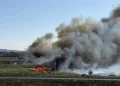 Огонь подбирается к АЗС, трасса закрыта, авиация готова к тушению