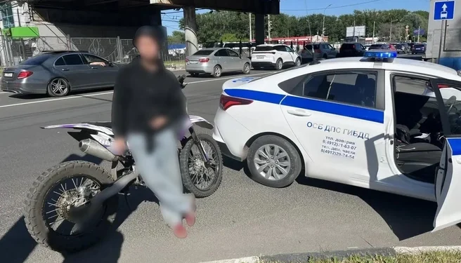 В Рязани задержали подростка на мопеде без прав В Рязани задержали подростка на мопеде без прав