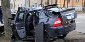Автомобиль врезался в дерево в рязанской Горроще