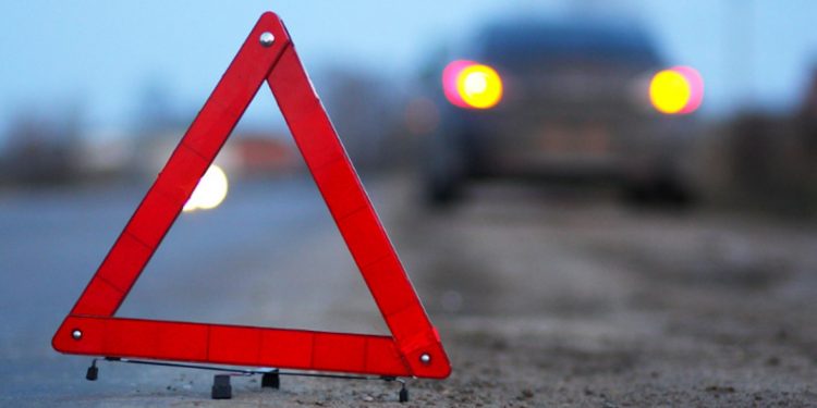 При столкновении двух легковушек на улице Толстого пострадал 22-летний водитель «Kia Rio»