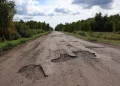 В Рыбном чиновники устранят опасные выбоины на дороге