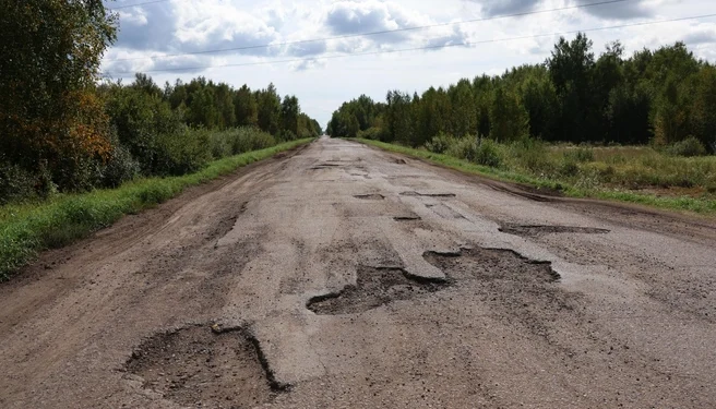 В Рыбном чиновники устранят опасные выбоины на дороге