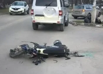 Иномарка столкнулась с мотоциклом в Рыбном пострадал несовершеннолетний байкер Иномарка столкнулась с мотоциклом в Рыбном пострадал несовершеннолетний байкер