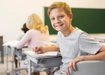 В Рязанской области многодетным семьям помогают собрать детей в школу В Рязанской области многодетным семьям помогают собрать детей в школу